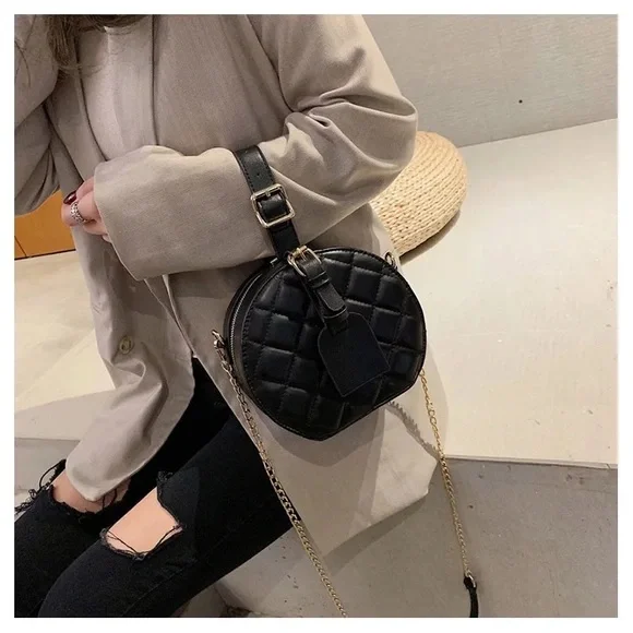 NEW! Quilted Round Bag-Black - Picture 3 of 5